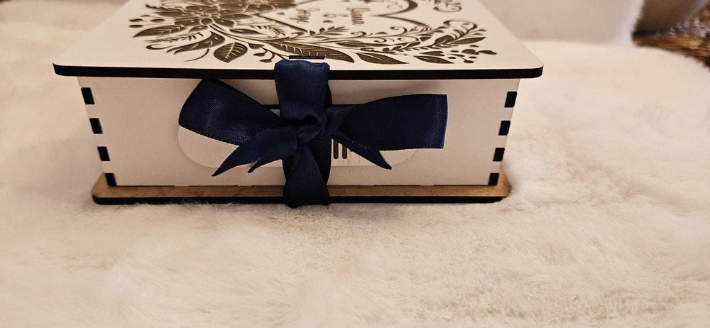Caixa de alianças personalizada