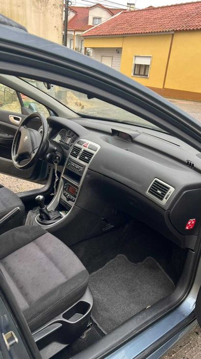 Peugeot 307 SW – Salvado (Dano Lateral)