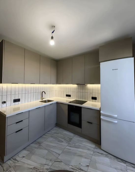 Кухня під ваші розміри , виготовлення фабрики та Віяр