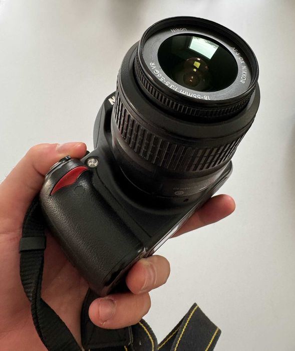 Nikon D3000, Повний комплект, Б/у