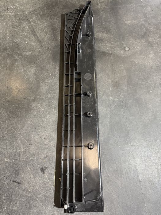 Підніжка ступенька порог бокової дверки спрінтер Sprinter W907 W910