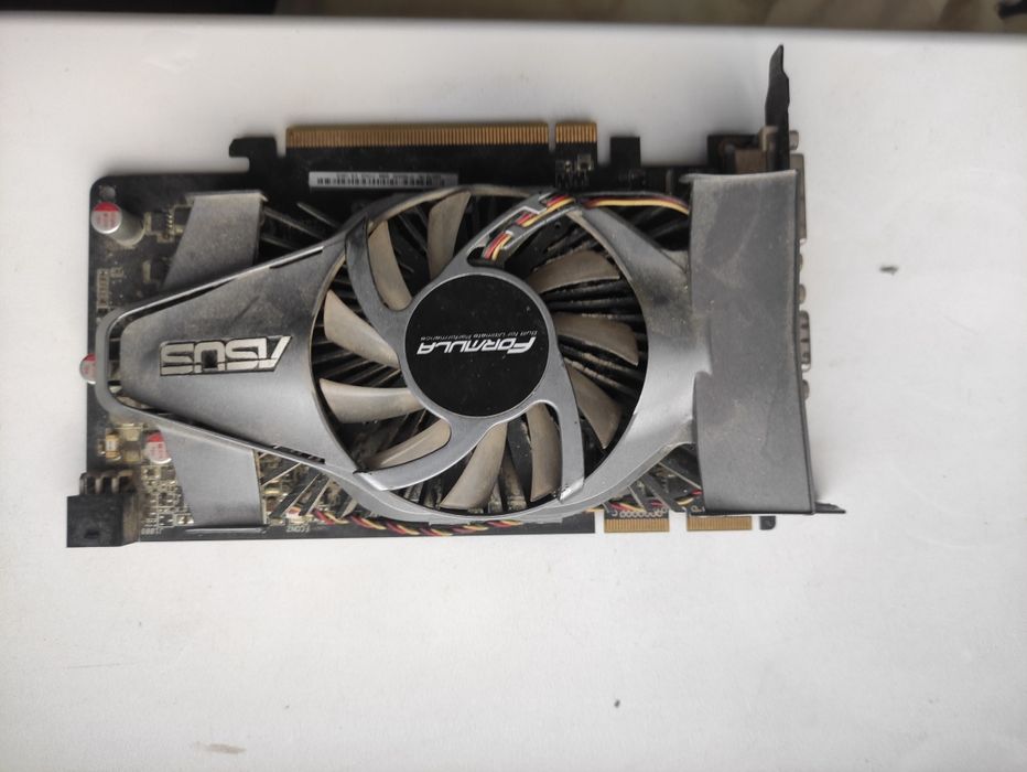 Комп'ютер,процессор,кулер,плата,та відеокарта,оперативна пам'ять та SS