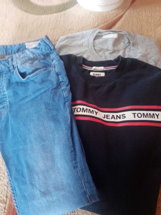 Ubrania młodziezowe.