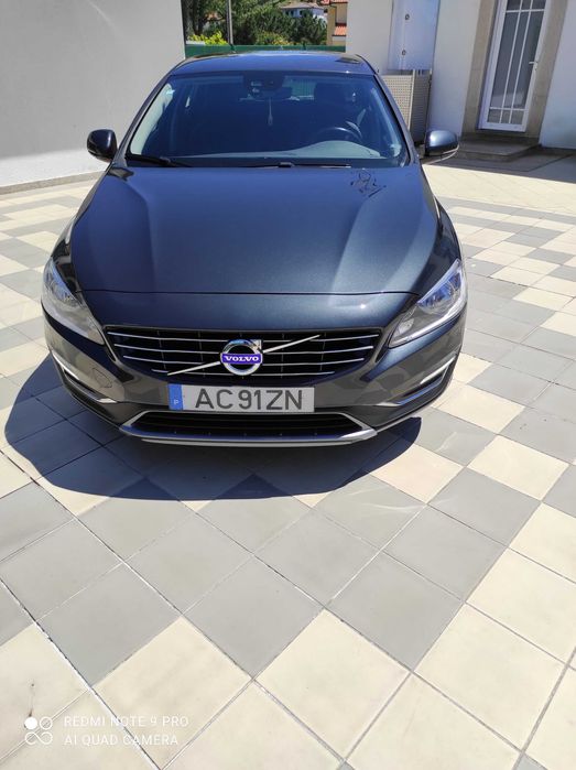 Volvo V60 D6 Plug-in Hybrid AWD 286cv | 2015 | 174.000 km | 12.500 €