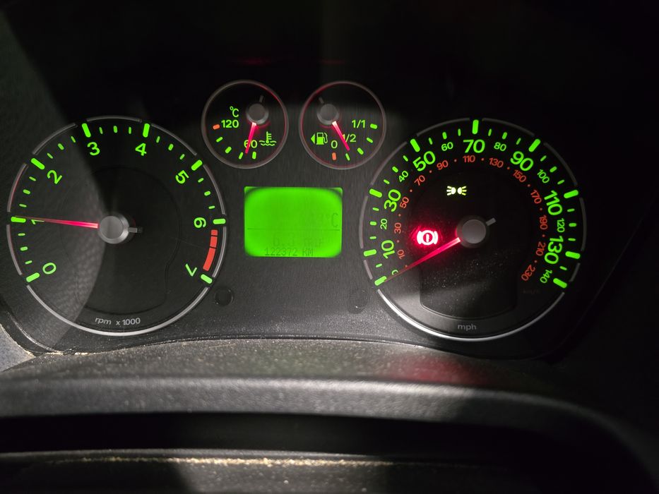 Ford Fiesta 1.2 volante a direita