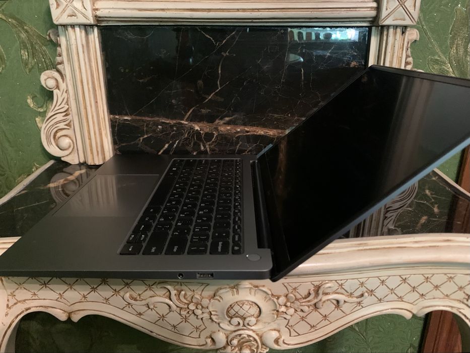 Компактный ультрабук RedmiBook Pro 14S