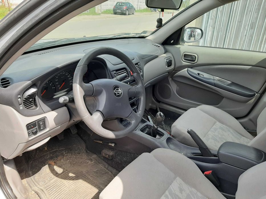 Nissan Almera 1.8 2002r.Elementy wnętrza