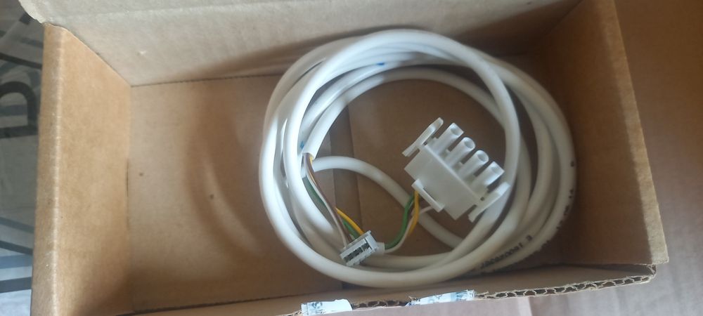 Шлейф к холодильнику Indesit c00296120