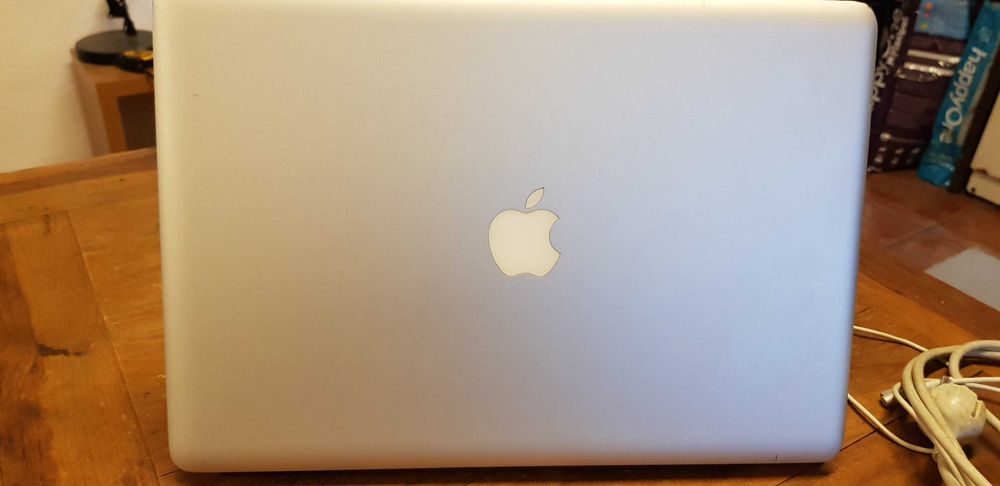 MacBook Pro (2010)64750663552002122