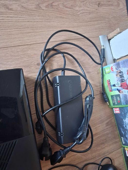 Konsola xbox 360 pady gry
