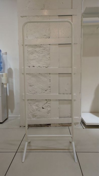 Торгове обладнання для магазину одягу