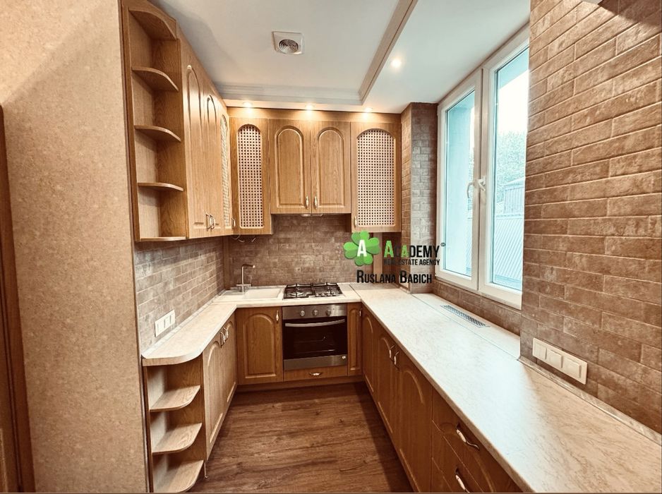 Продаж Центр, парк Глоби, пр. Л. Українки, 3-кімн. квартира з ремонтом, 68м, 63000$ без комісії для покупця.
