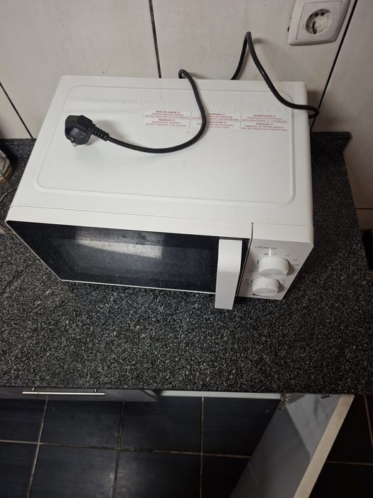 Microondas em bom estado geral