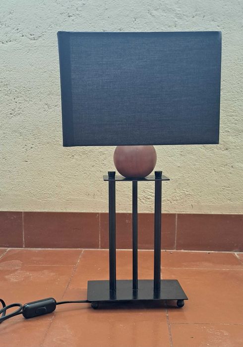 Candeeiro modeno madeira e ferro