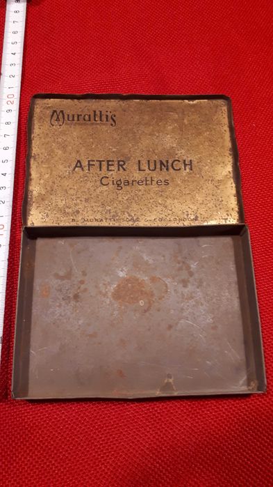 Caixas de lata antigas