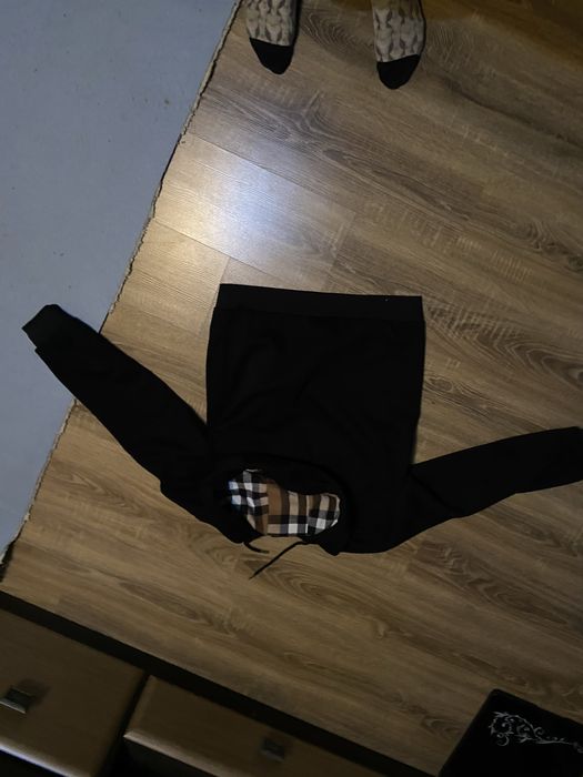 Продам зипку burberry