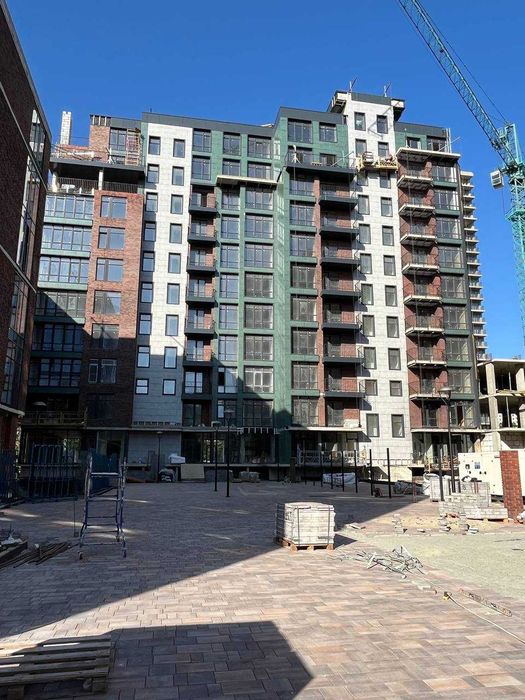 Дерби ТЦ фасад здание 7700 м +терраса, паркинг, рампа