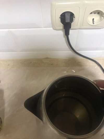 продам электрочайники Opera HD-5001 и SCARLETT SC-EK21S20 и ссср