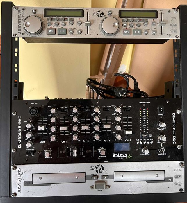 Mesa de Mistura 4 Canais 6 Entradas USB/Gravação/SD IBIZA Funcionando.