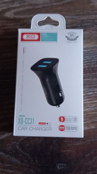 Автомобільний зарядний пристрій