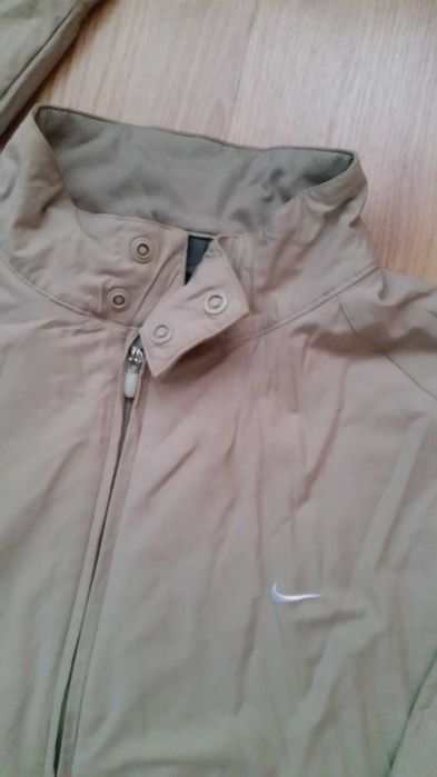 Kurtka Nike szwedka