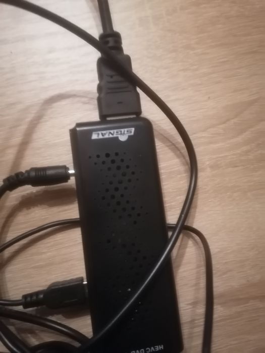 Tuner SIGNAL T2-MINI DVB-T2 HEVC USB 5V
Tuner naziemnej telewizji cyfr