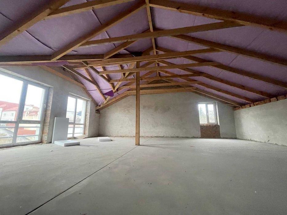 Продаж котеджу біля Подолян,  комунікації підключено