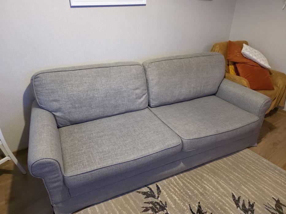 Sofa-kanapa zadbana