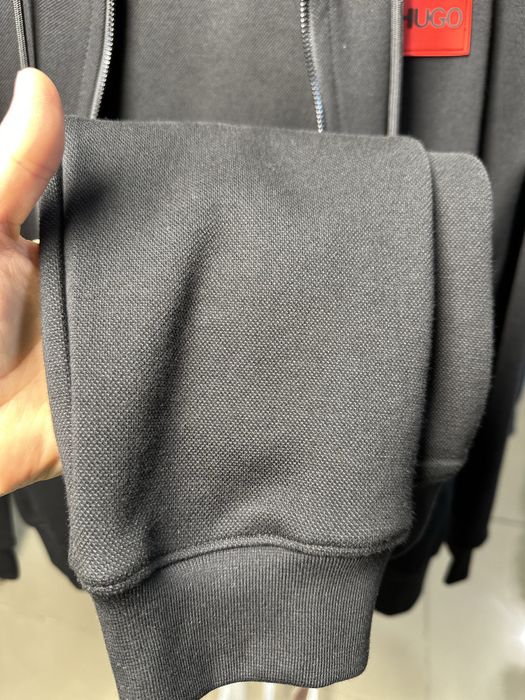 Чоловічий спортивний  Костюм  та безрукаака Hugo