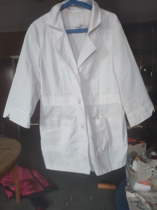 Fartuch medyczny kosmetyczny roboczy laboratoryjny