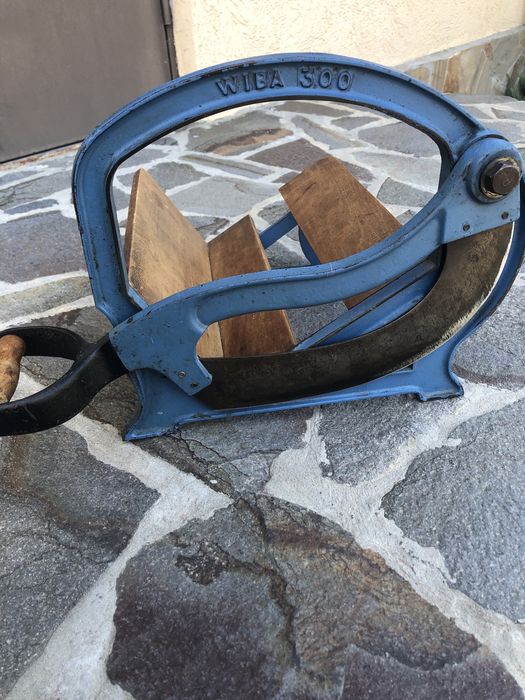 Старовинна датська хліборізка