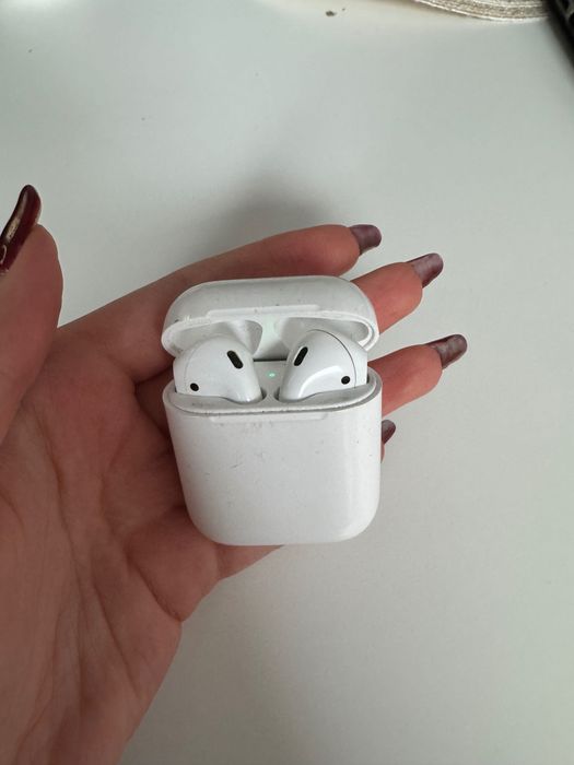 Apple AirPods 2 + чехол