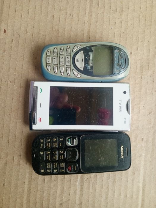 Мобильные телефоны Samsung SGH-E790,C155 ,Siemens C55
