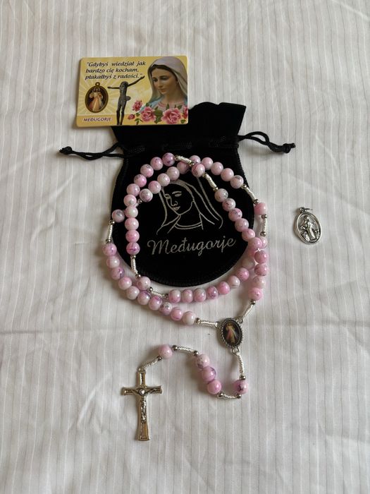 nowy rózaniec Medjugorie poświęcony komunia Świeta  prezent