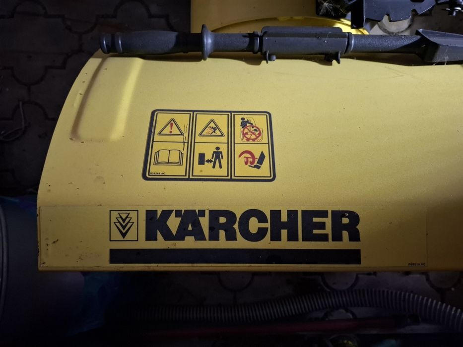 Снегоуборочная машина Керхер