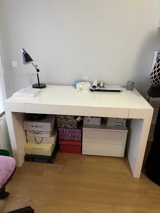 Secretaria com gaveta e bloco gavetas