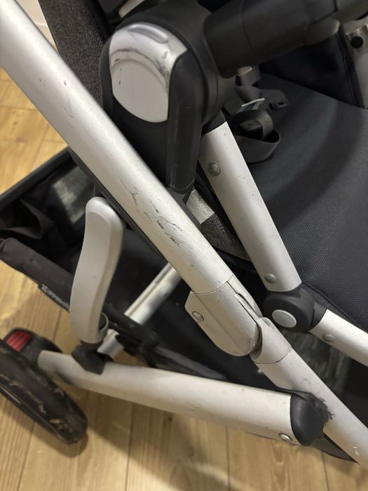 Wózek głęboko spacerowy Uppababy Vista V2