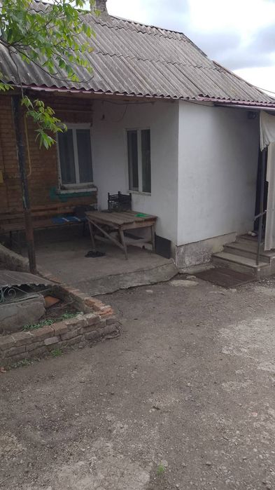 Продаж будинку в селі