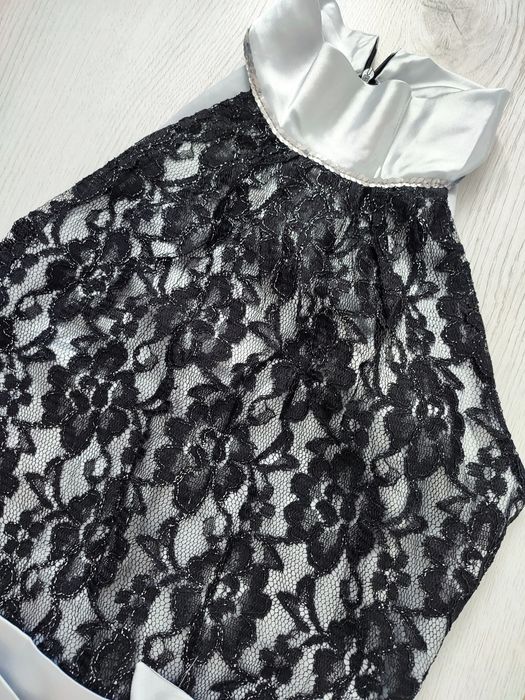 Elegancka koronkowa satynowa czarna srebrna sukienka do kolan r. 36