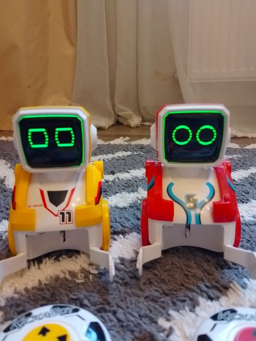 Набір роботів футболістів