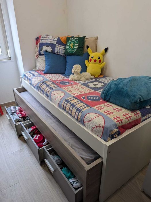 Beliche Conforama 2 camas com 3 gavetões e colchão icluido, semi novo