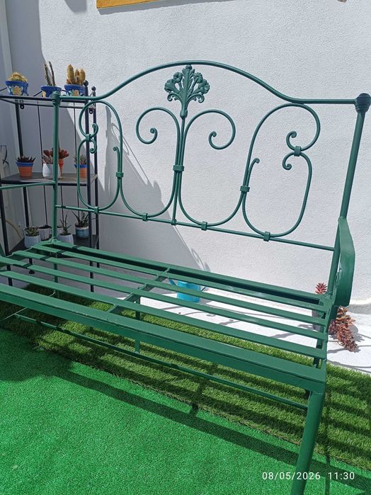 Banco em ferro para jardim