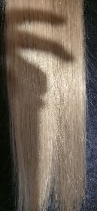 Волосся для нарощування.