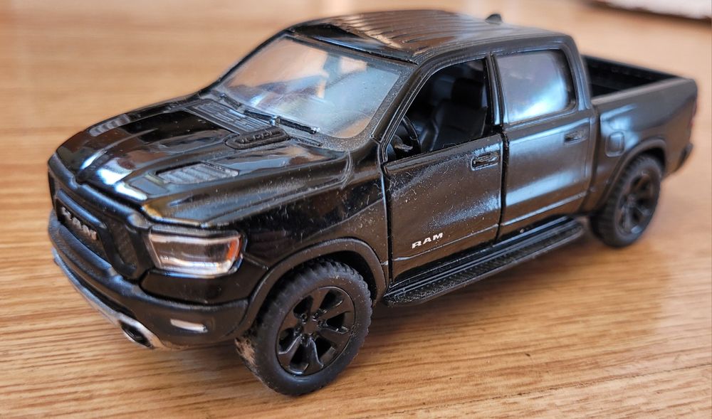 Sprzedam lub zamienię model samochodu Dodge!