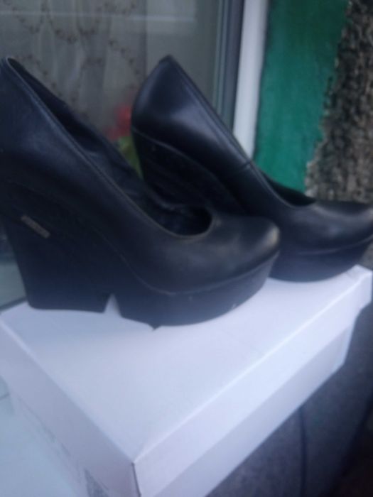 Продам туфли женские