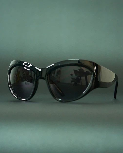 Різні окуляри в наявності