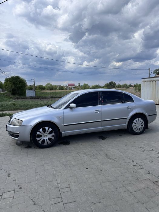 Skoda superb 2003 року 2.5 V6 дизель 3500$
