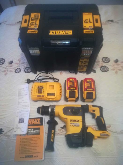 DeWalt martelo combinado, baterias, carregador como novos