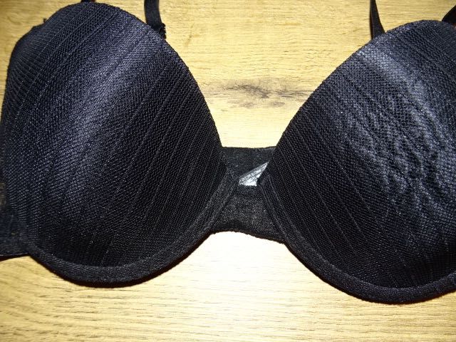 Primark czarny biustonosz 75 B