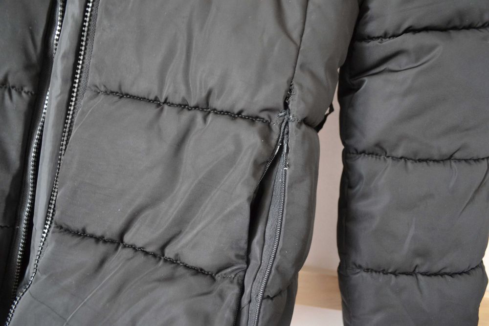 czarna kurtka zimowa z kapturem UGG Australia M